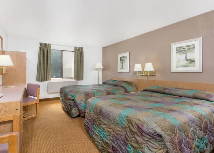 Super 8 By Wyndham Lacey Olympia Area
