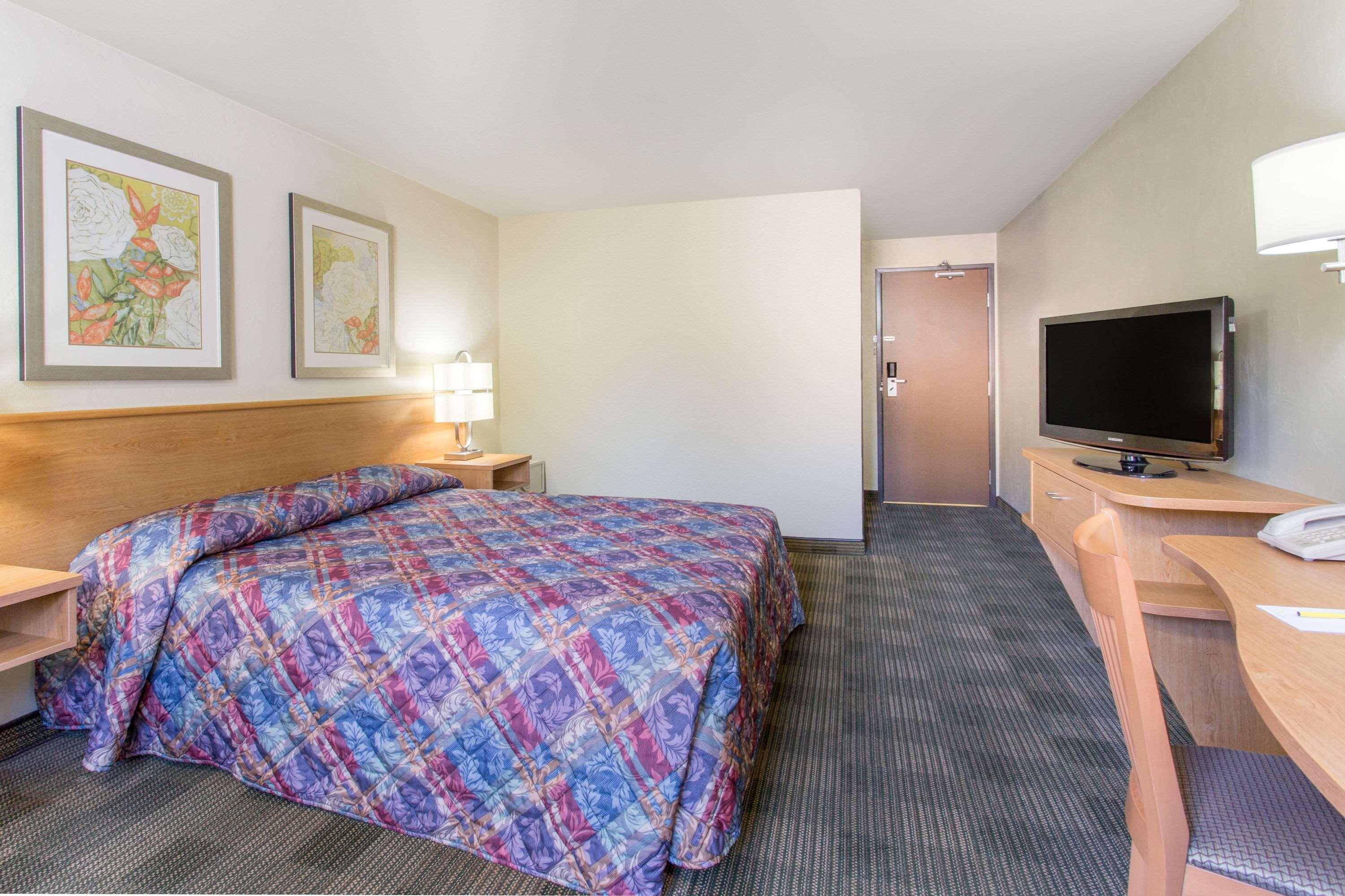 Super 8 By Wyndham Olympia Area Hotel