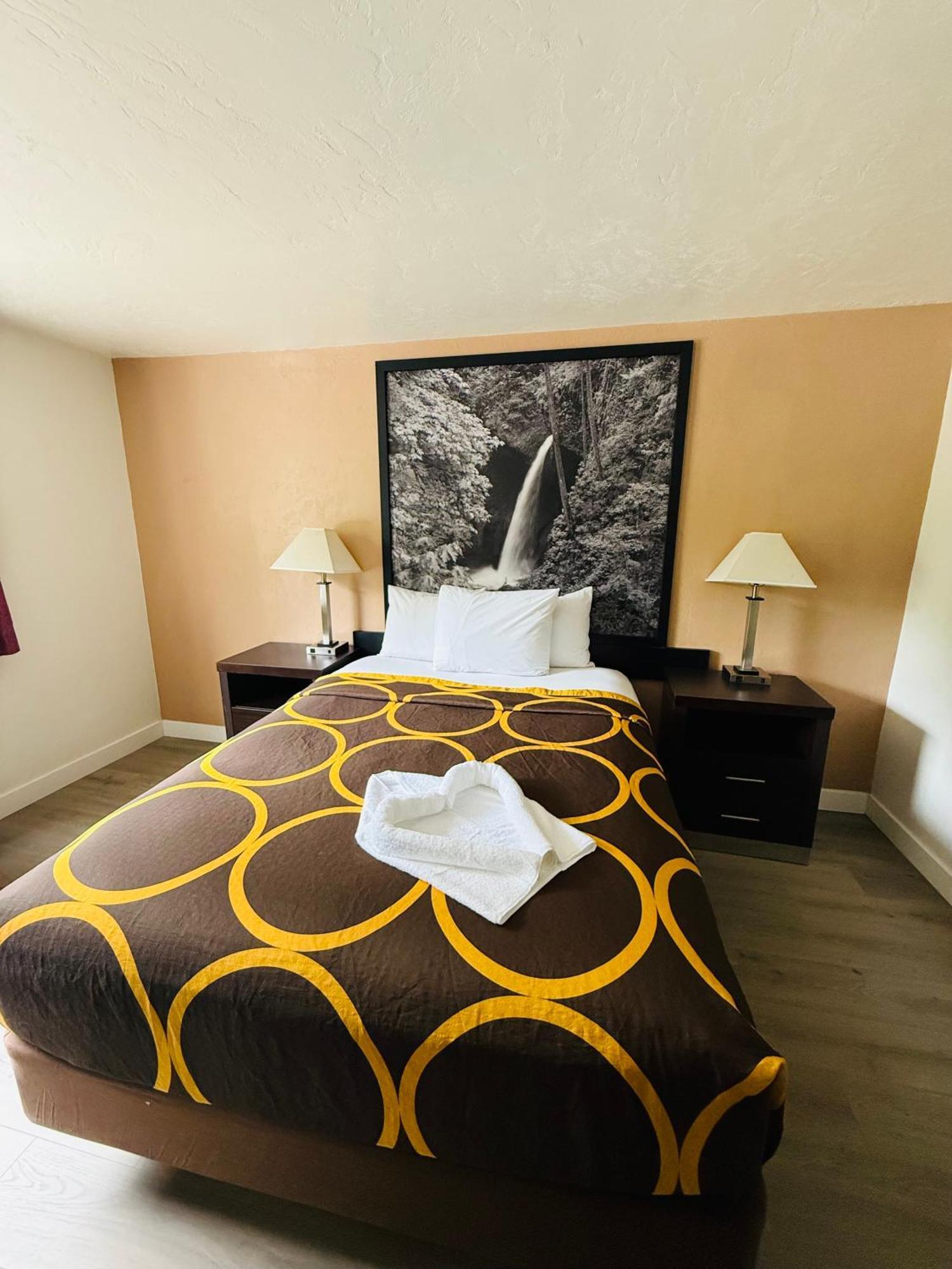 Hotel Super 8 By Wyndham Olympia Area 3*
