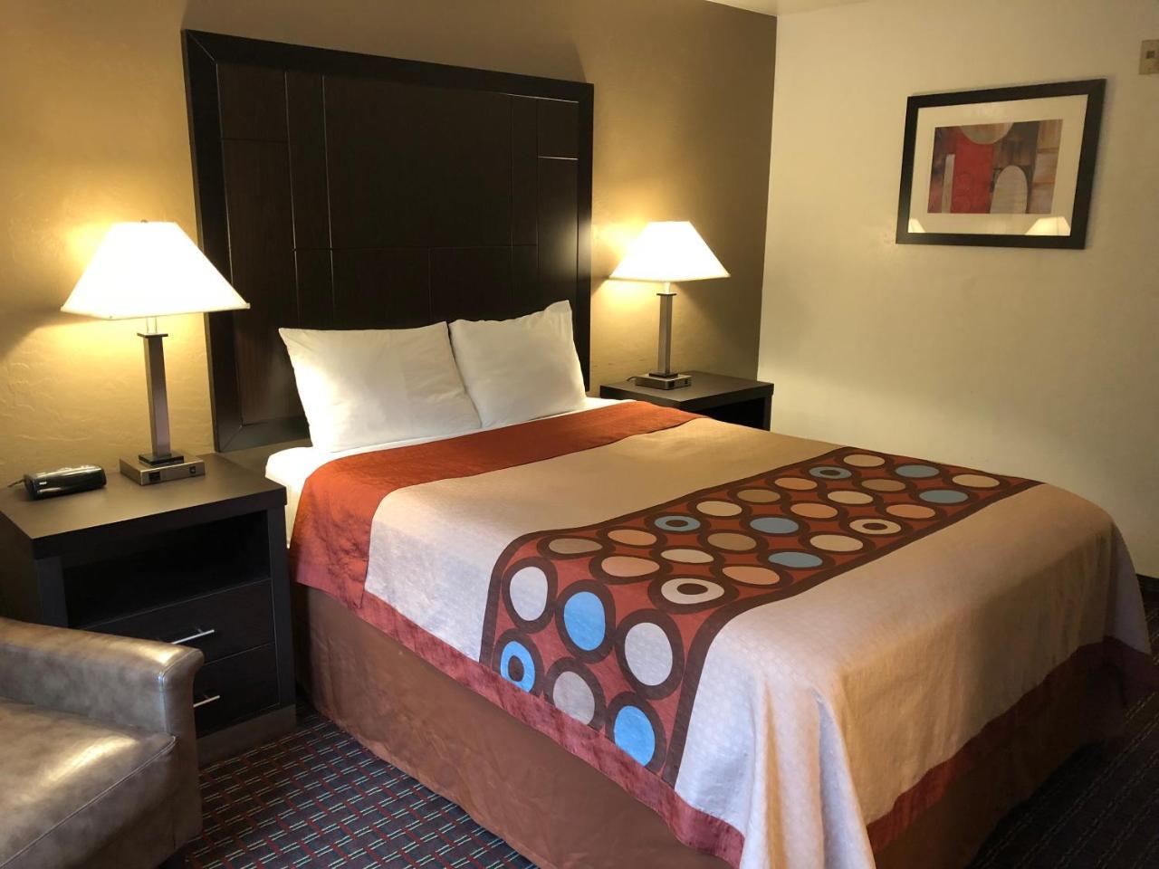 Hotel Super 8 By Wyndham Olympia Area