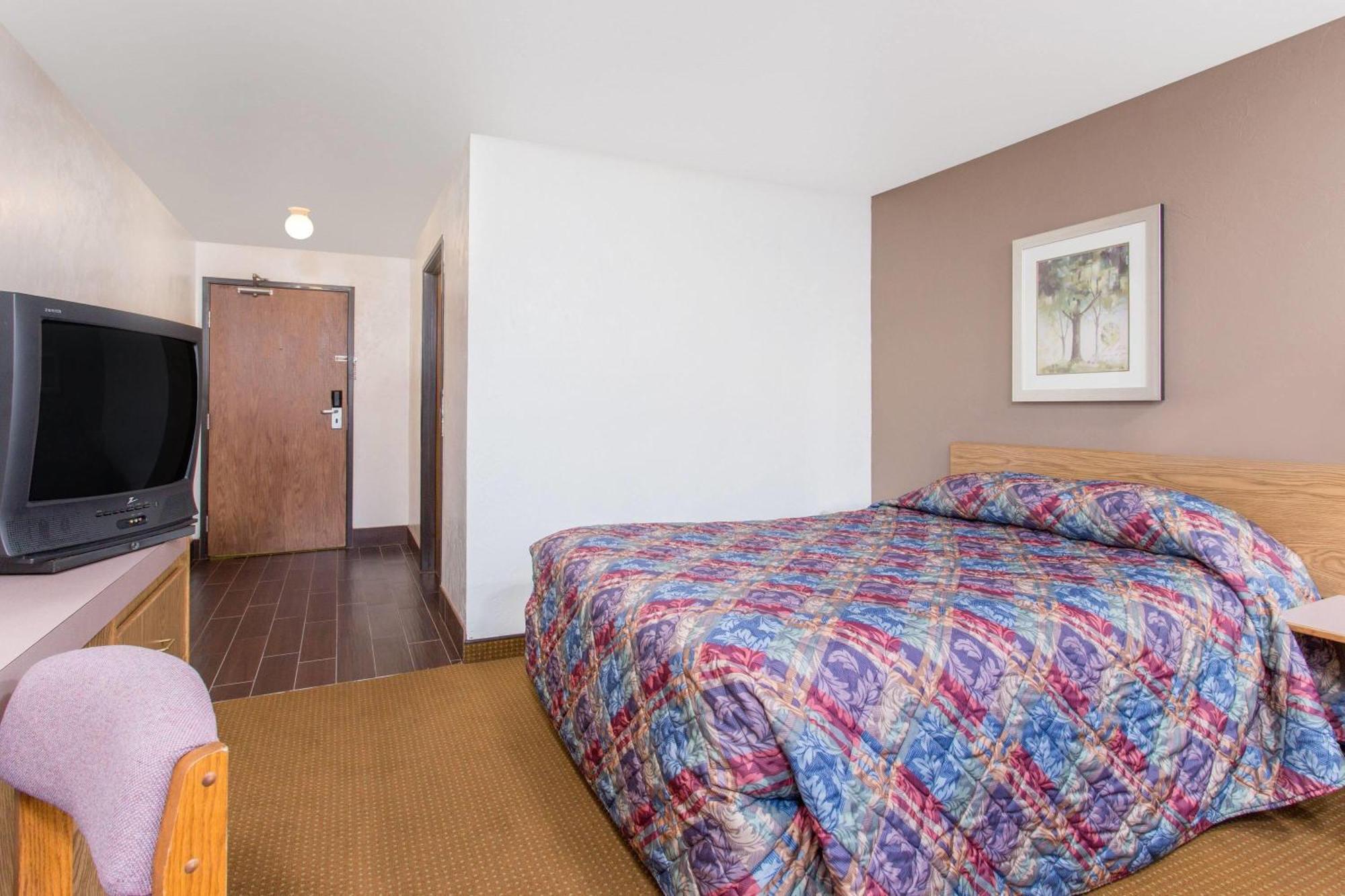 Hotel Super 8 By Wyndham Olympia Area 3*