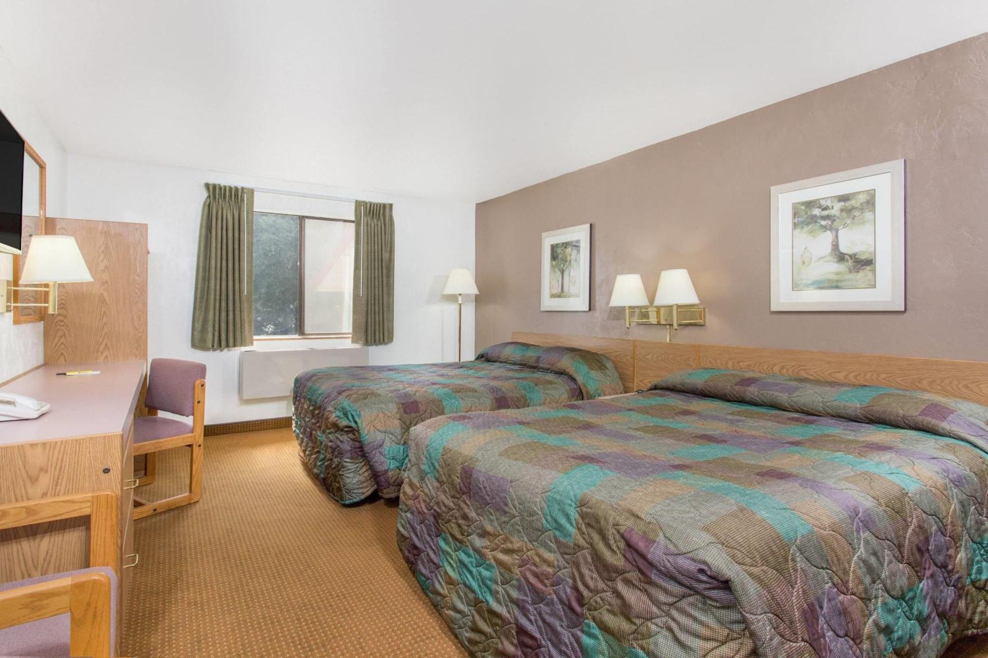 Hotel Super 8 By Wyndham Olympia Area 3*