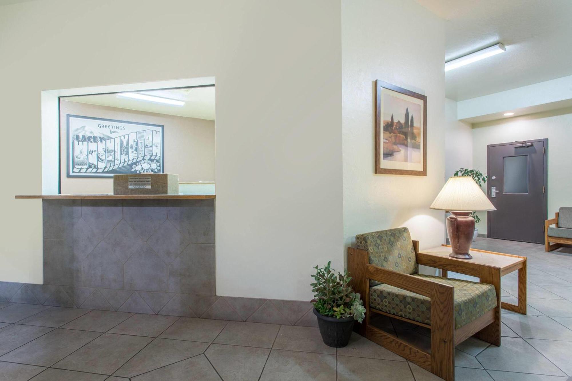 Super 8 By Wyndham Olympia Area Lacey