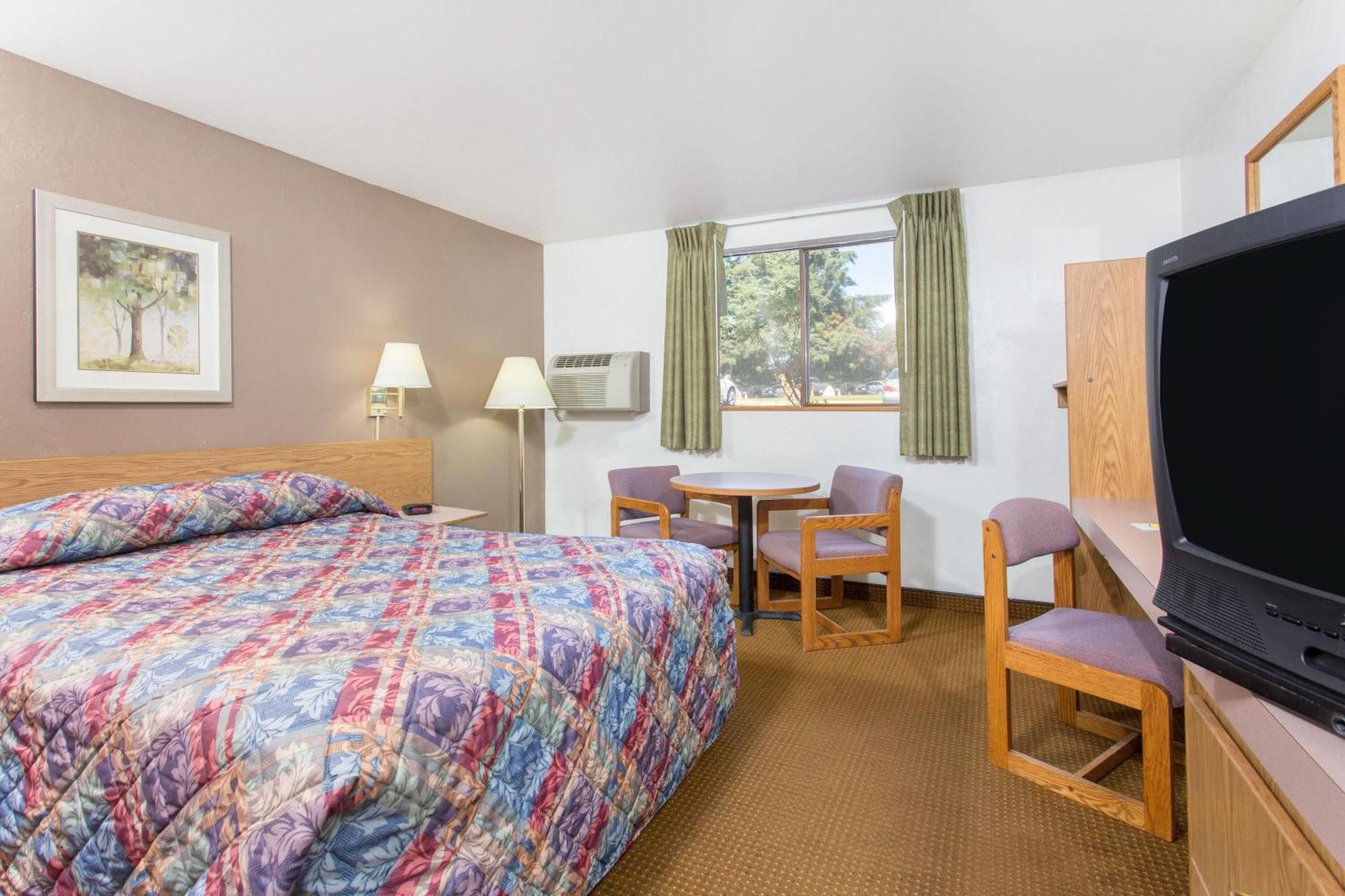 Super 8 By Wyndham Olympia Area Hotel