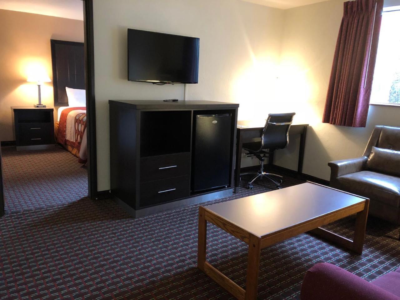 Super 8 By Wyndham Olympia Area Hotel 3*